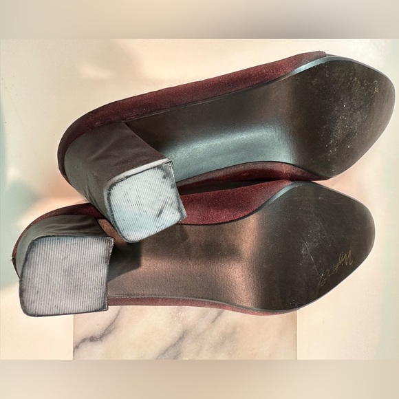 Night Life Women’s Low Heel Pumps - Picture 2 of 4